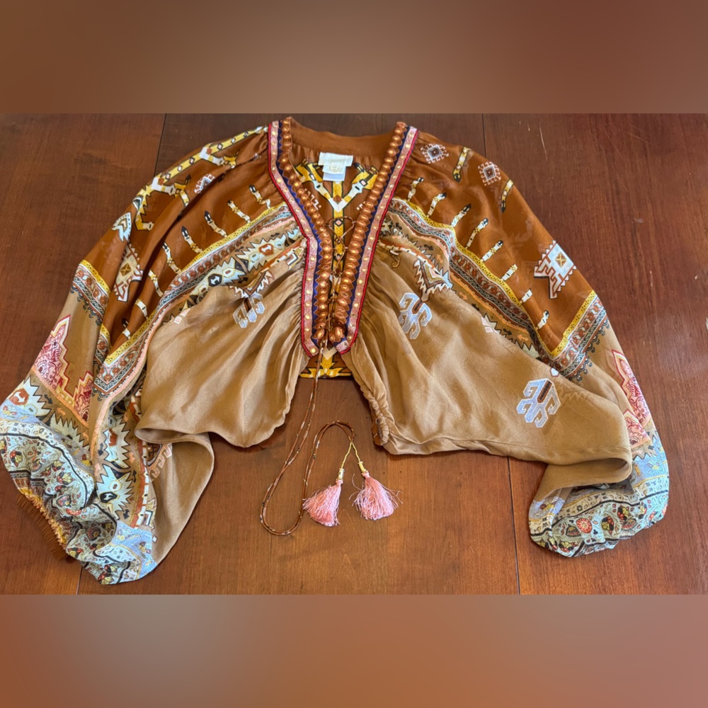 Camilla Lace Up Front Blouson Sleeve Blouse
Fabric Of Time Size XS - Picture 9 of 13